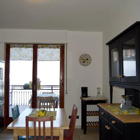 Il E La Collina Стреза