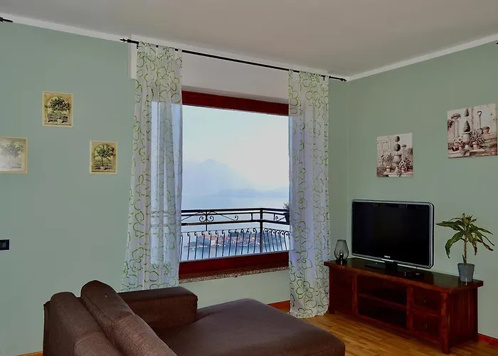 Il E La Collina Hébergement de vacances Stresa