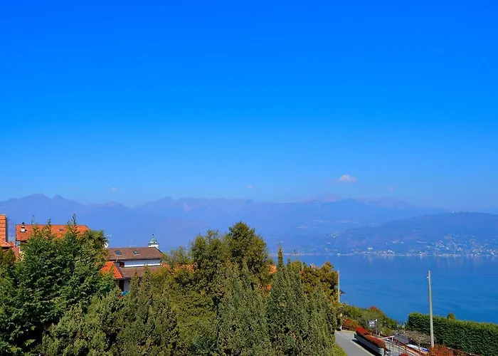 Il E La Collina Hébergement de vacances Stresa